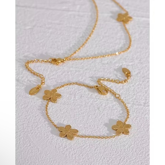 18k Gold Flower Chain Bracelet Bangle Stainless Steel Bracelet - Picture 4 of 6